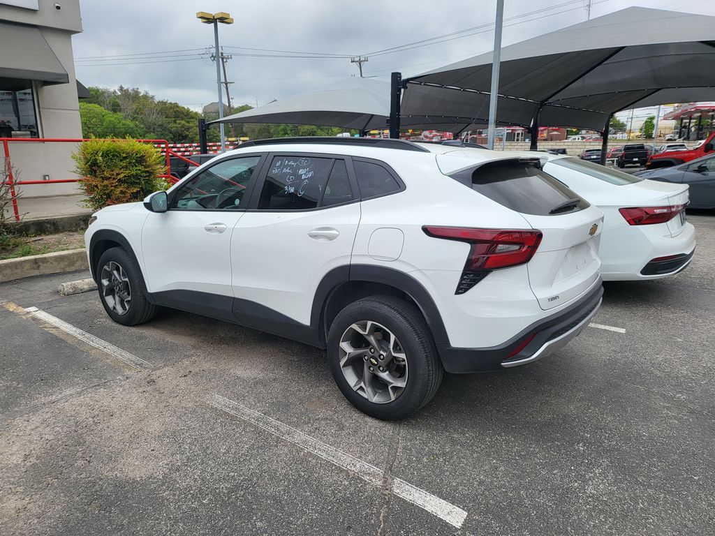 Thumbnail: 2025 Chevrolet Trax - 11