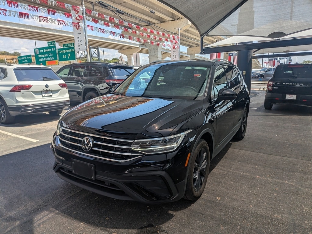Thumbnail: 2024 Volkswagen Tiguan - 1