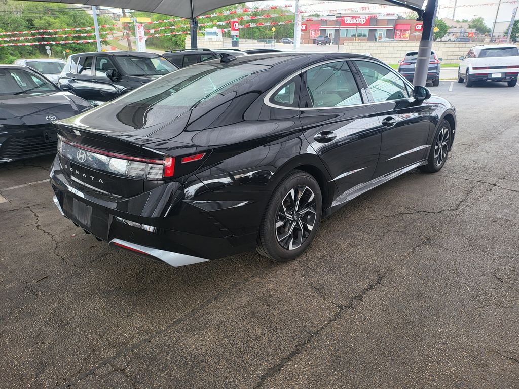 Thumbnail: 2025 Hyundai Sonata - 12