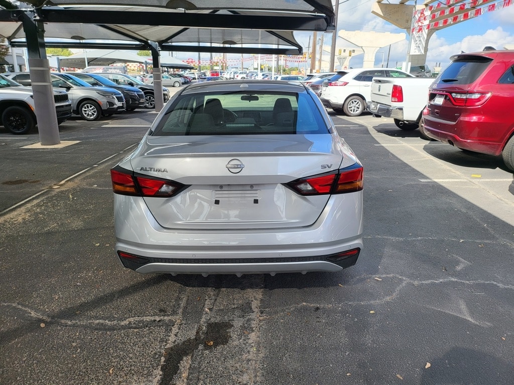 Thumbnail: 2024 Nissan Altima - 5