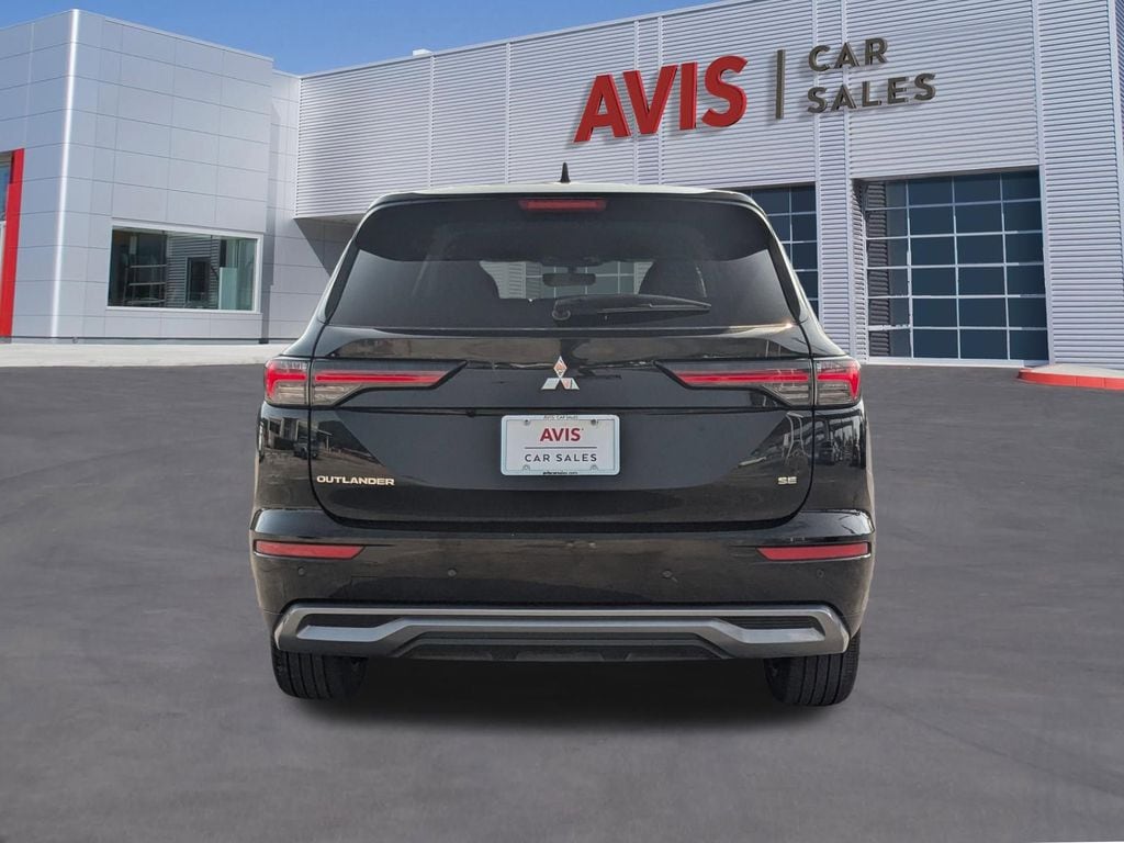 Thumbnail: 2025 Mitsubishi Outlander - 5