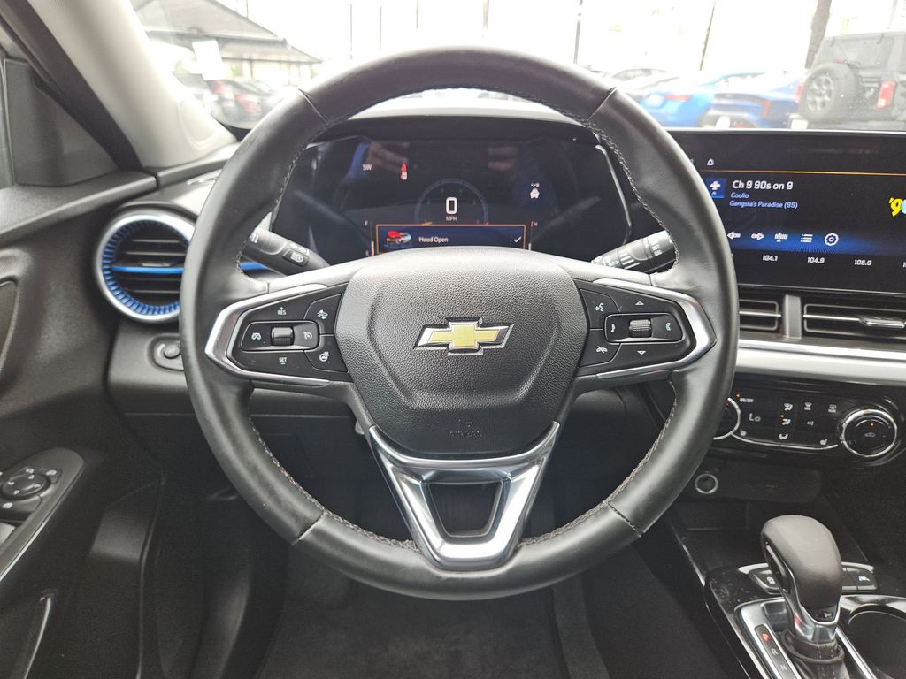 Thumbnail: 2025 Chevrolet Trax - 23