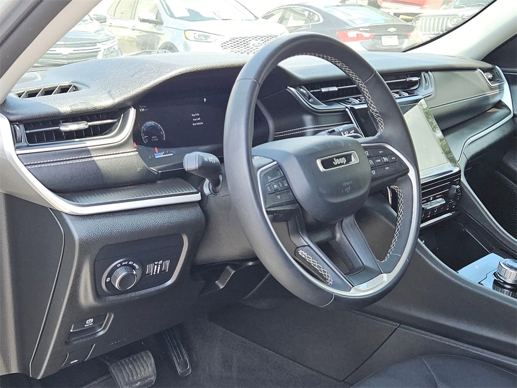 Thumbnail: 2023 Jeep Grand Cherokee - 13