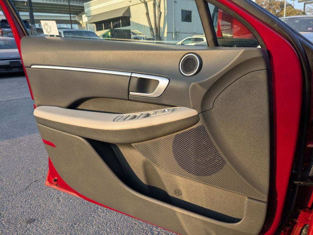 Thumbnail: 2025 Hyundai Sonata - 16