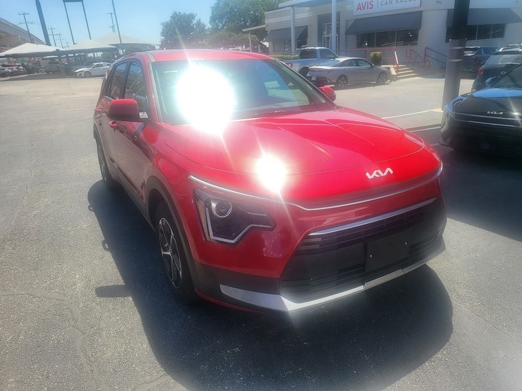 Thumbnail: 2025 Kia Niro - 2