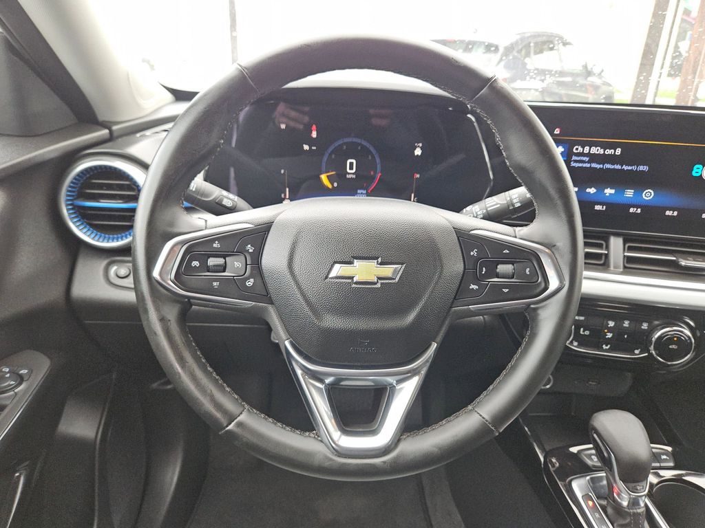Thumbnail: 2025 Chevrolet Trax - 23