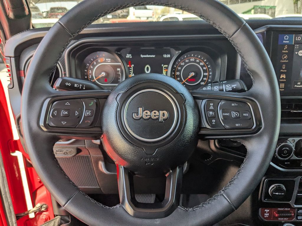 Thumbnail: 2025 Jeep Wrangler - 18