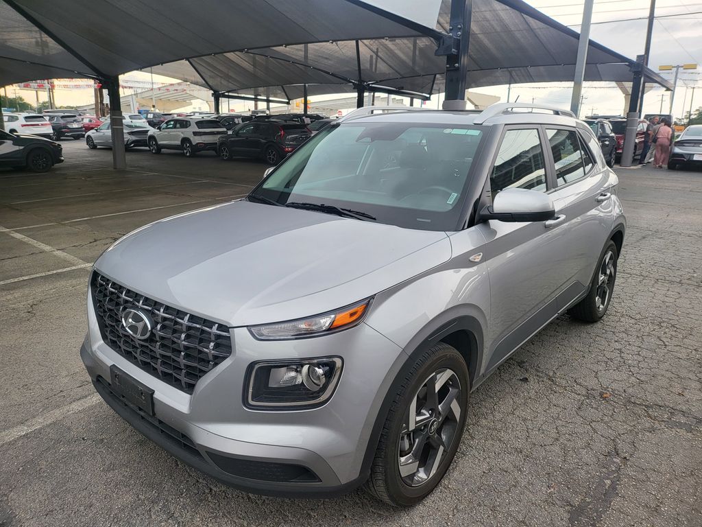 2025 Hyundai Venue SEL IVT's photo