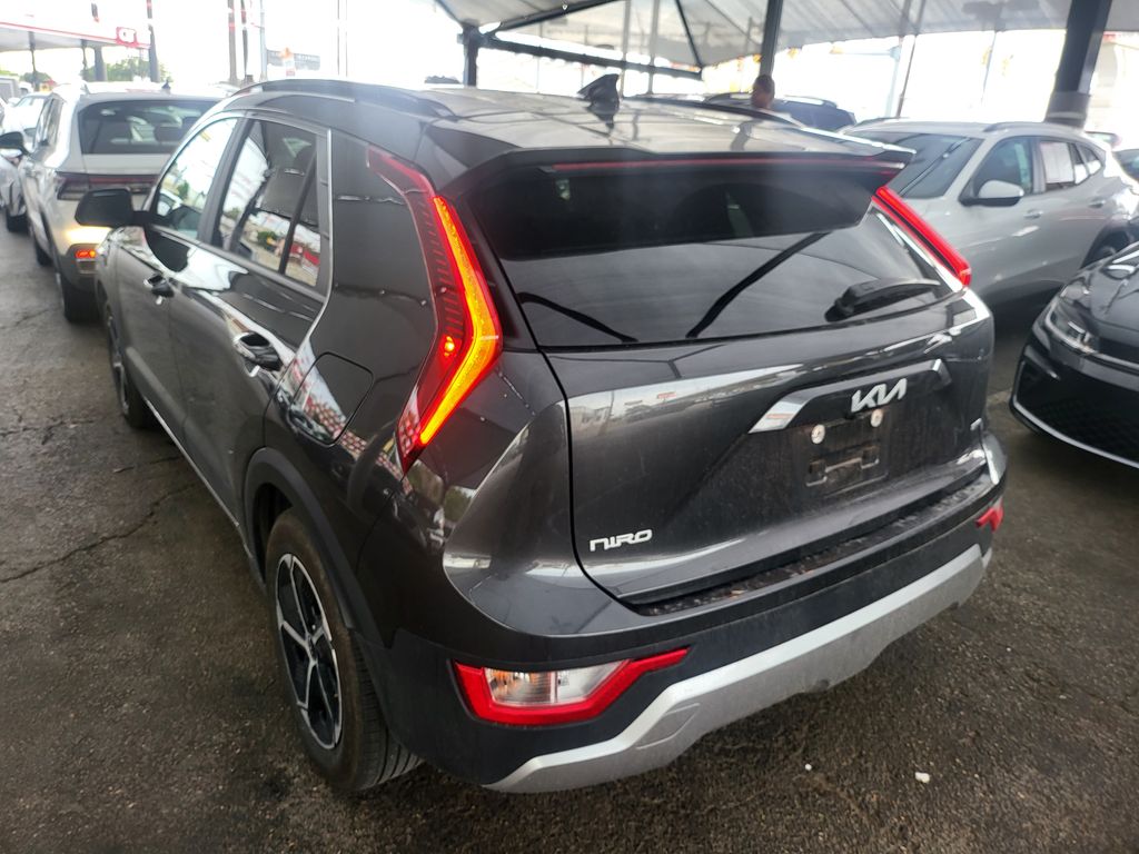 Thumbnail: 2025 Kia Niro - 9