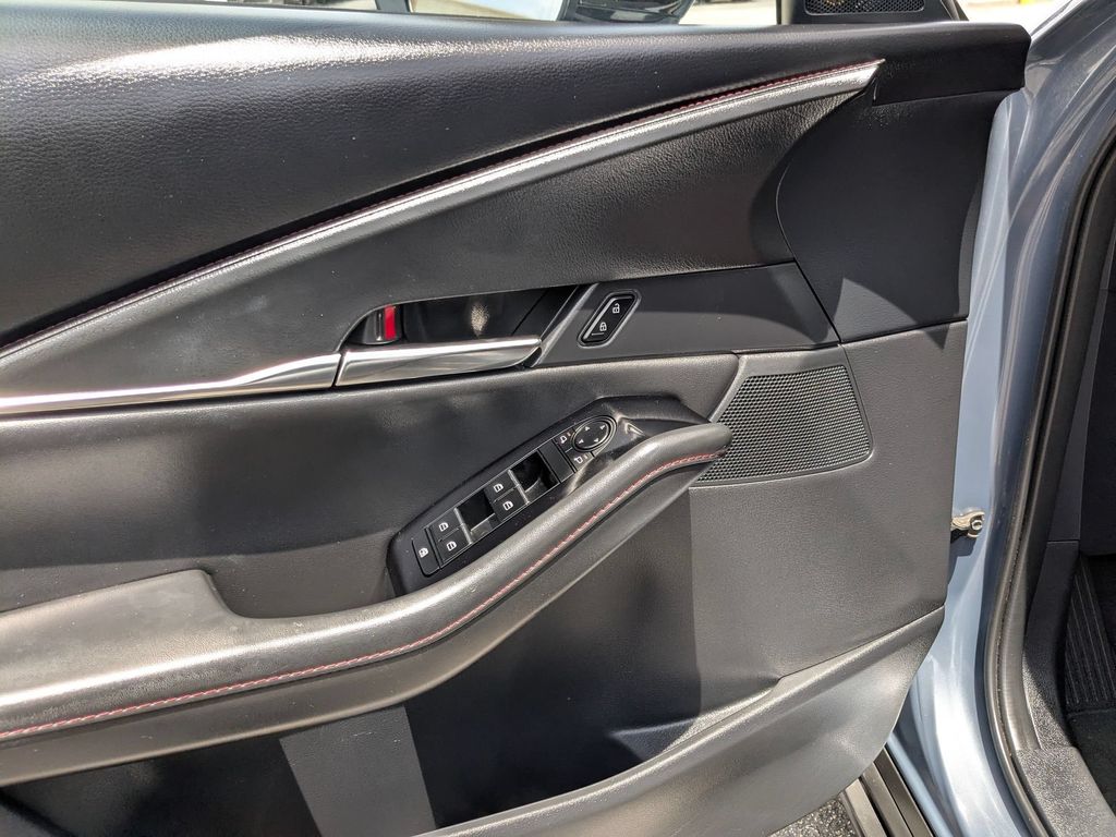 2025 Mazda CX-30 Carbon Edition - Photo 14
