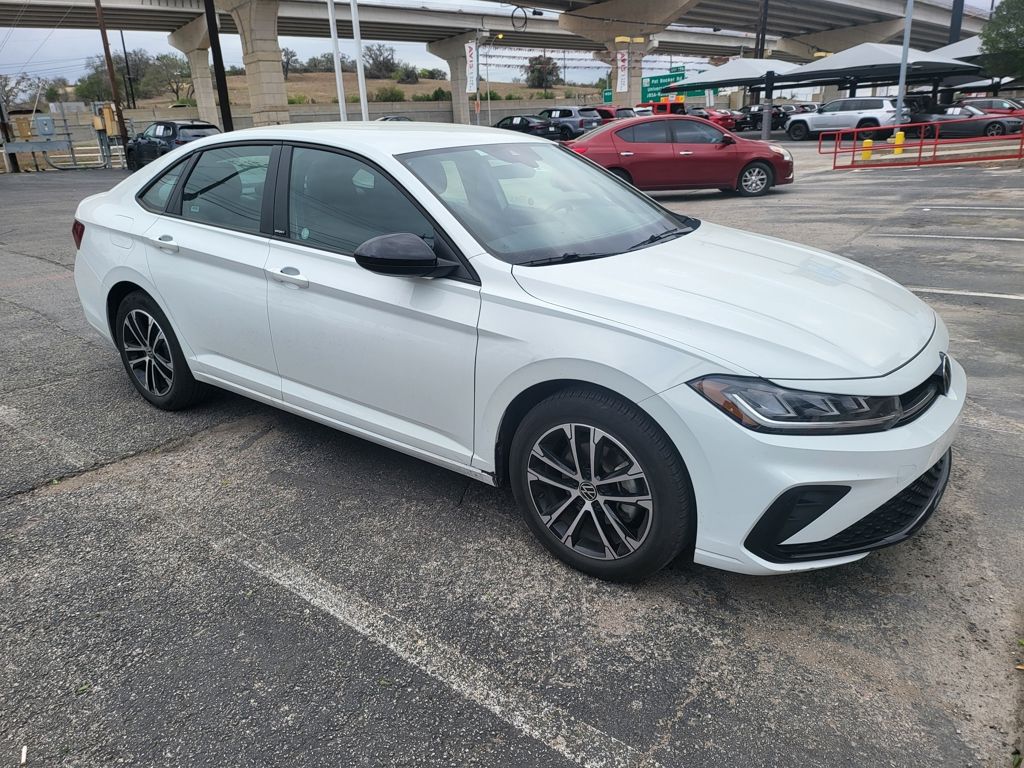 Thumbnail: 2025 Volkswagen Jetta - 3