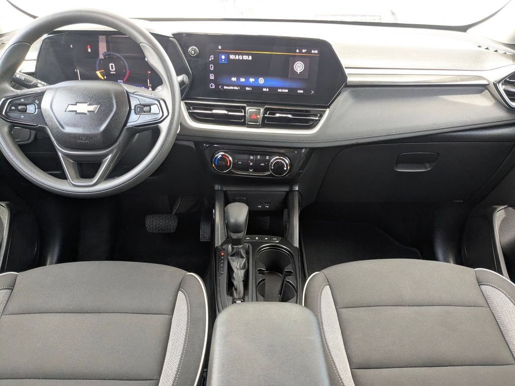 Thumbnail: 2025 Chevrolet TrailBlazer - 23