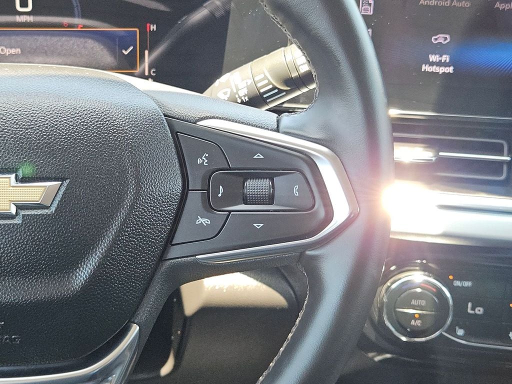 Thumbnail: 2025 Chevrolet Trax - 25