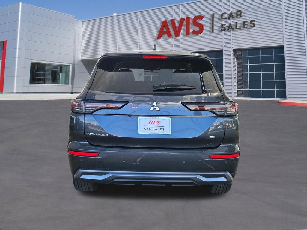 Thumbnail: 2025 Mitsubishi Outlander - 5