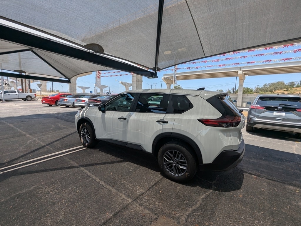 Thumbnail: 2023 Nissan Rogue - 6