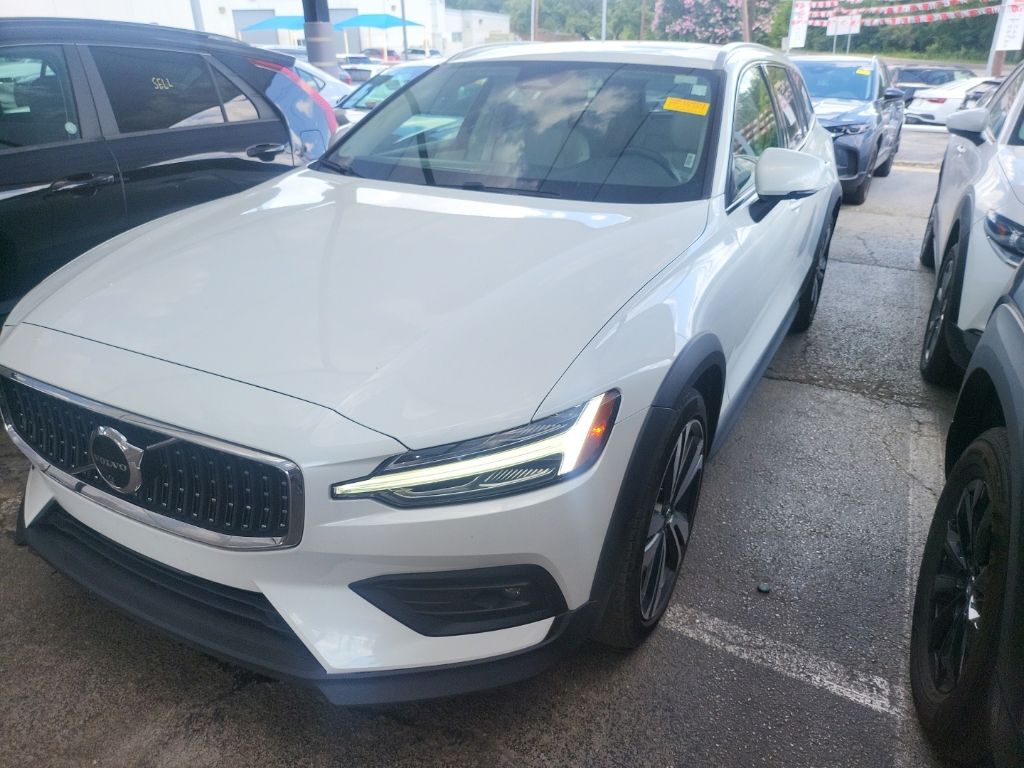 Thumbnail: 2025 Volvo S60 - 2