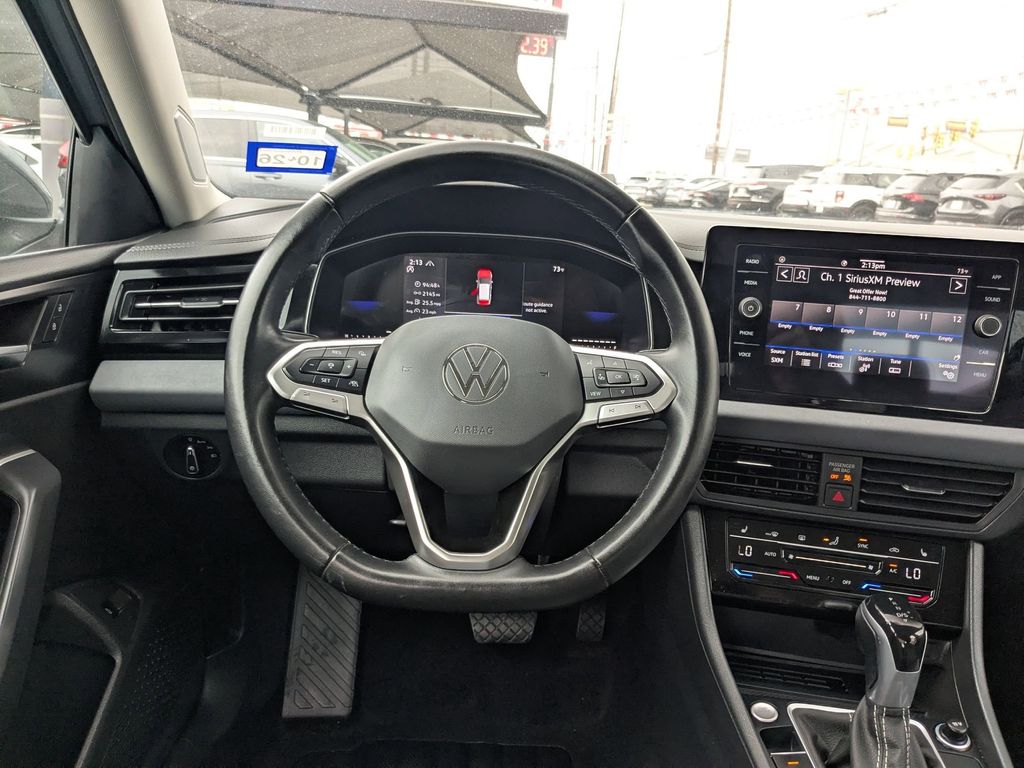 Thumbnail: 2025 Volkswagen Jetta - 25