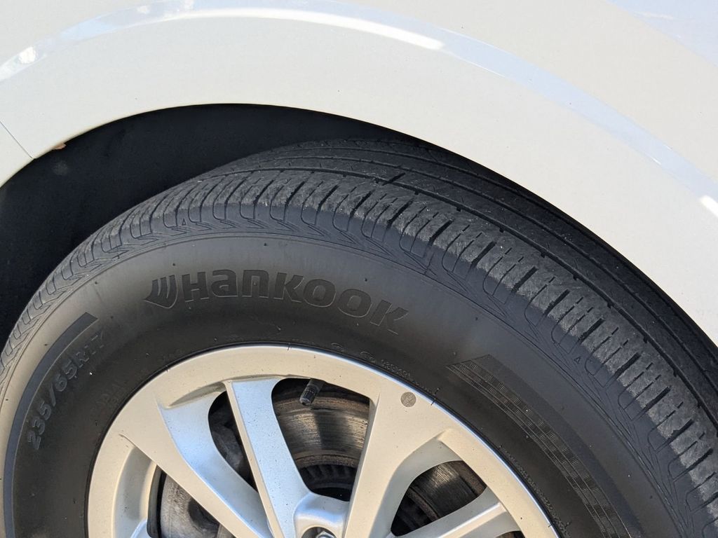 Thumbnail: 2024 Kia Carnival - 28