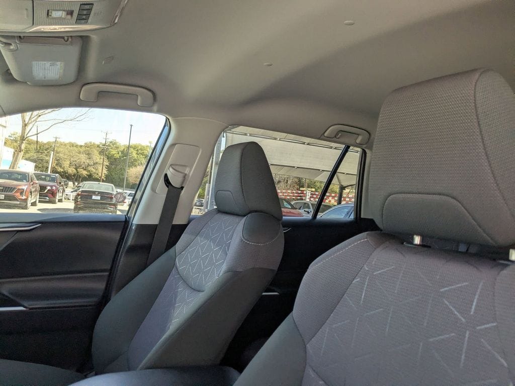 Thumbnail: 2025 Toyota RAV4 - 22