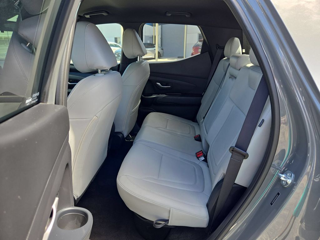 2025 Hyundai Santa Cruz SEL - Photo 17