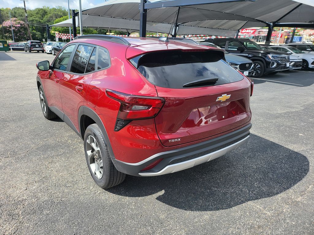 Thumbnail: 2025 Chevrolet Trax - 8