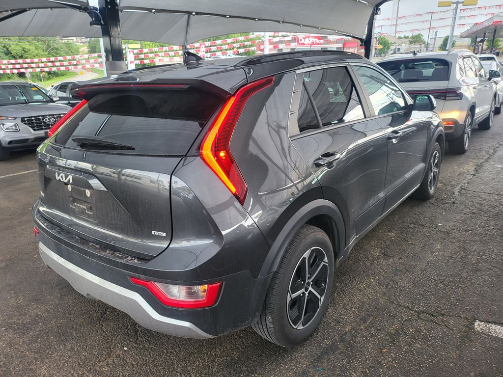 Thumbnail: 2025 Kia Niro - 8