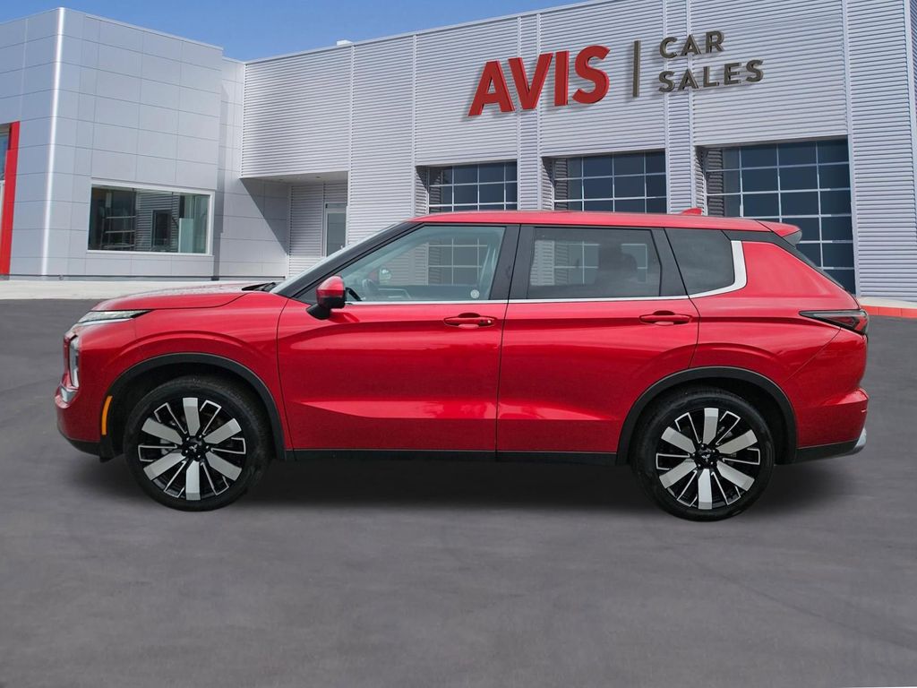 Thumbnail: 2025 Mitsubishi Outlander - 2