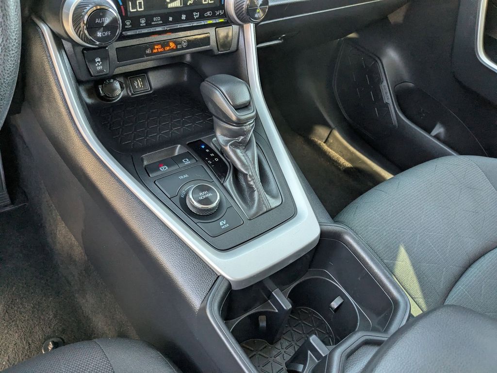 Thumbnail: 2025 Toyota RAV4 - 22