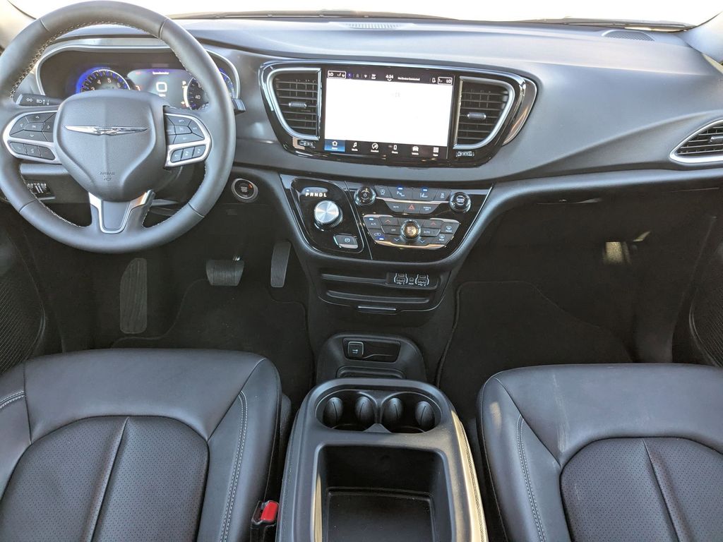 Thumbnail: 2025 Chrysler Pacifica - 26