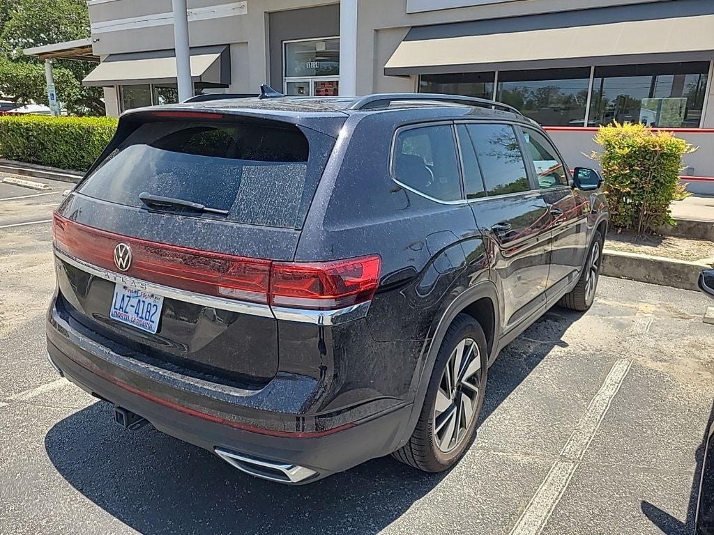 2024 Volkswagen Atlas SE 9