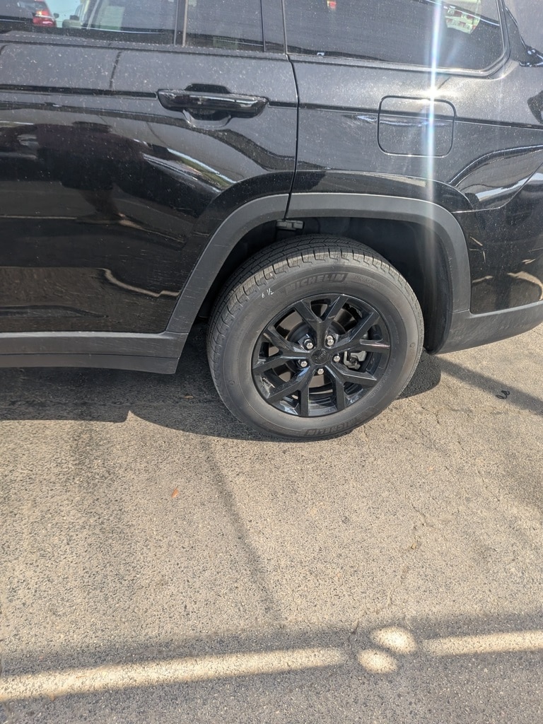 Thumbnail: 2024 Jeep Grand Cherokee L - 9