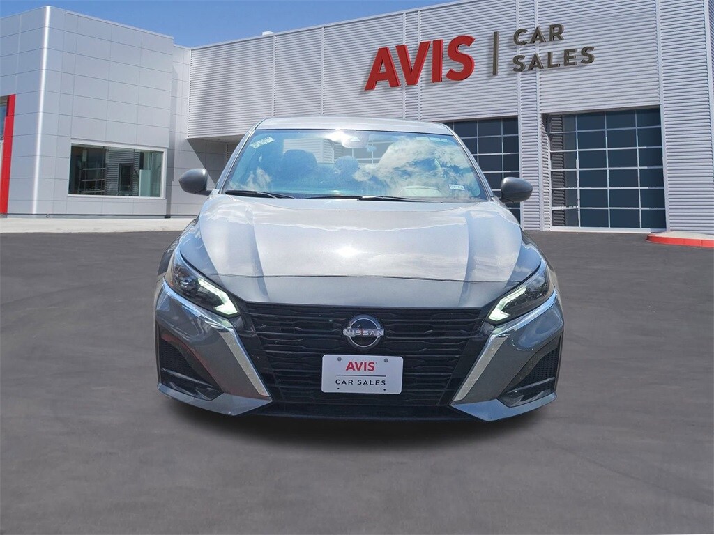 2024 Nissan Altima 2.5 SV photo 2