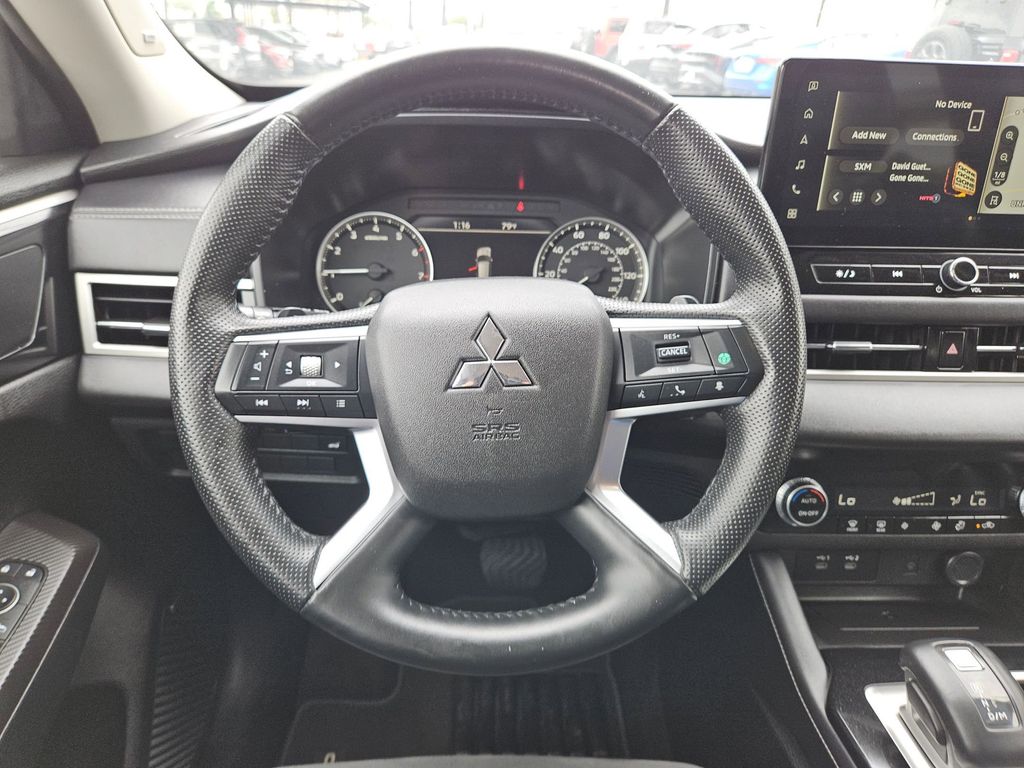 Thumbnail: 2025 Mitsubishi Outlander - 17