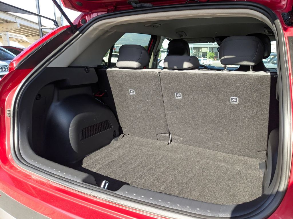 Thumbnail: 2025 Kia Niro - 24