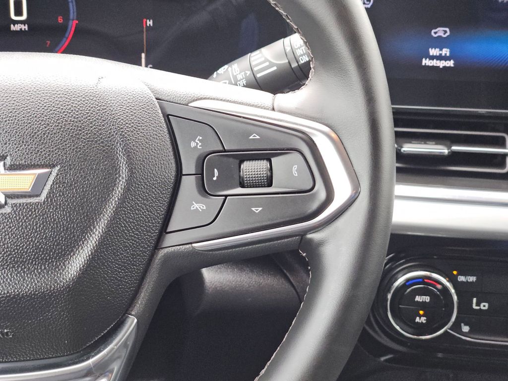 Thumbnail: 2025 Chevrolet Trax - 25