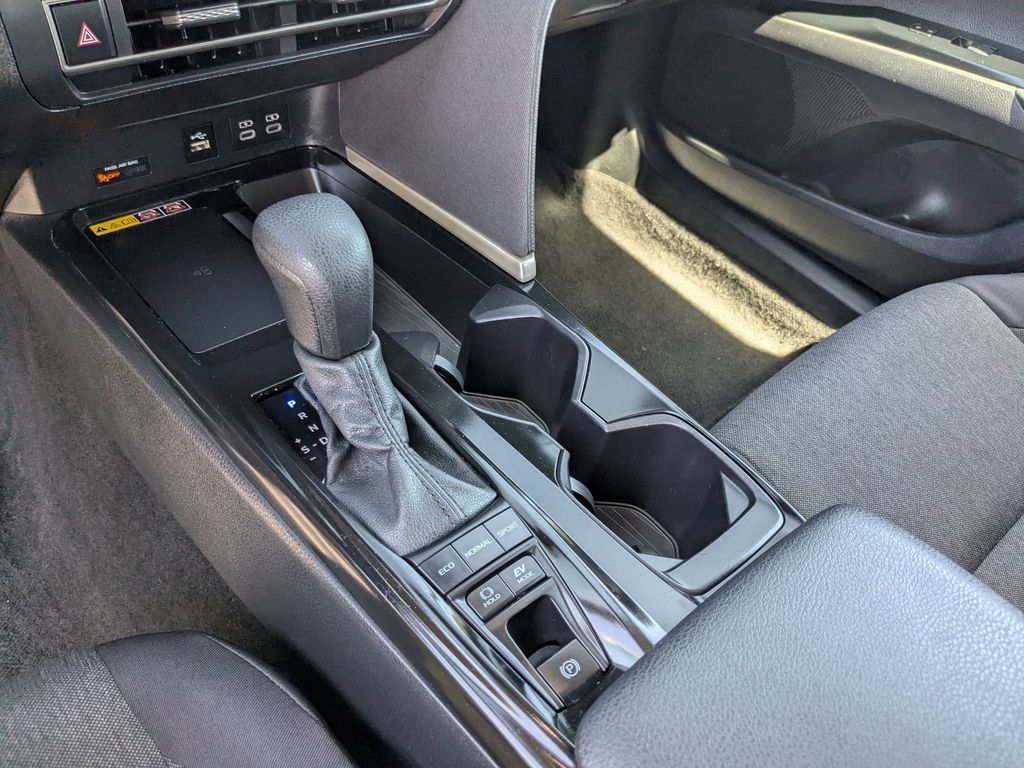 Thumbnail: 2025 Toyota Camry - 22