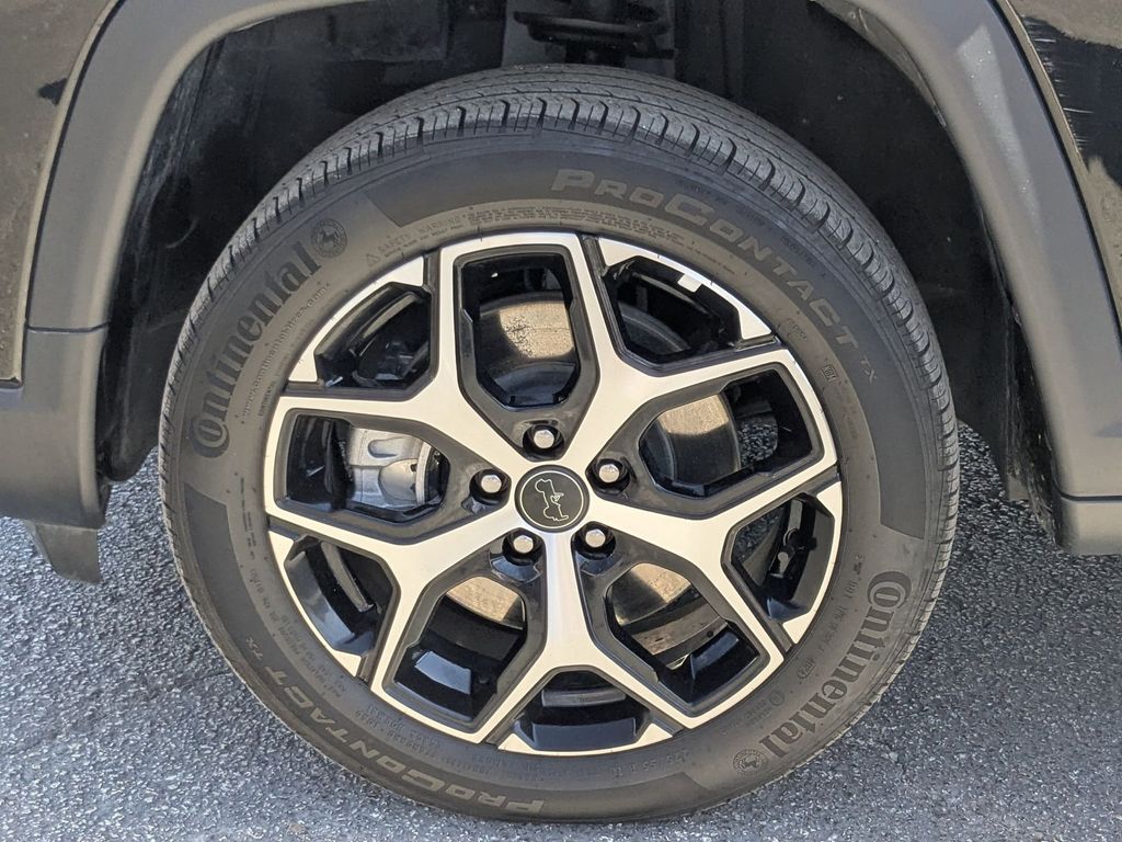 Thumbnail: 2025 Jeep Compass - 29