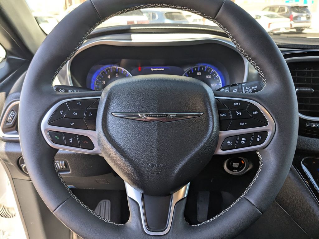 Thumbnail: 2025 Chrysler Pacifica - 16