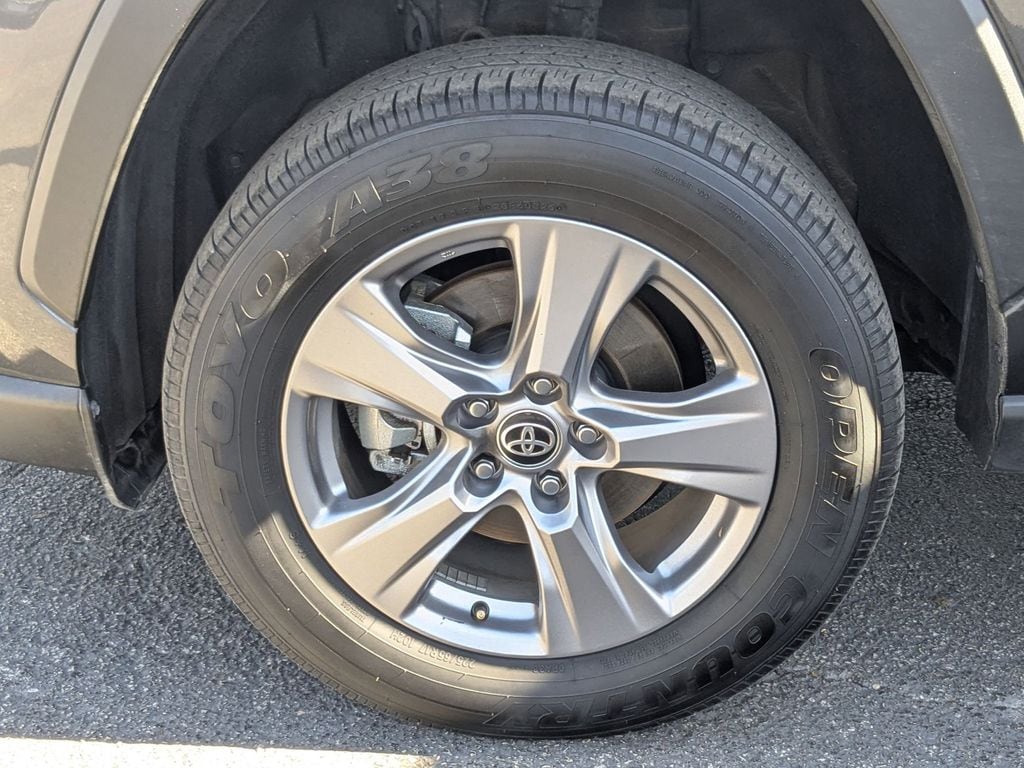 Thumbnail: 2025 Toyota RAV4 - 28