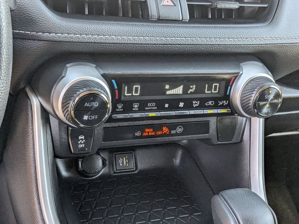 Thumbnail: 2025 Toyota RAV4 - 22