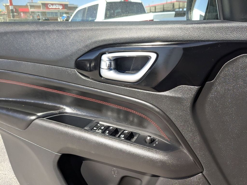 Thumbnail: 2025 Jeep Compass - 15