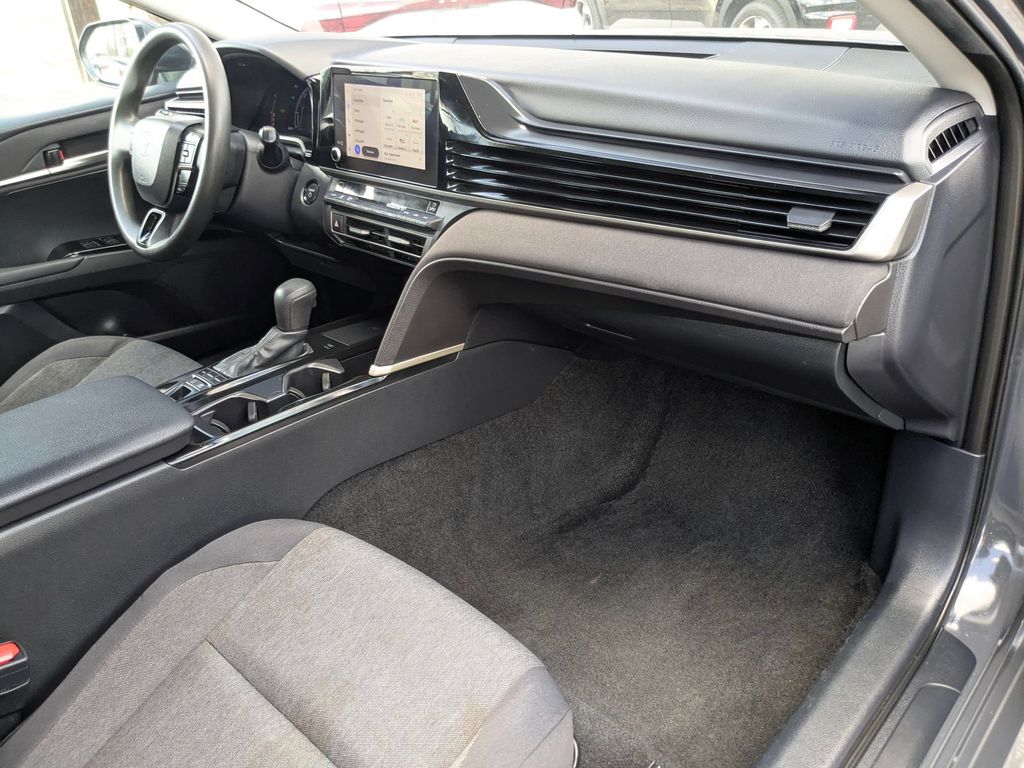 Thumbnail: 2025 Toyota Camry - 27