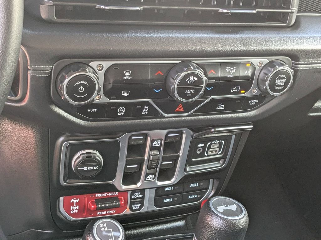 Thumbnail: 2025 Jeep Wrangler - 22