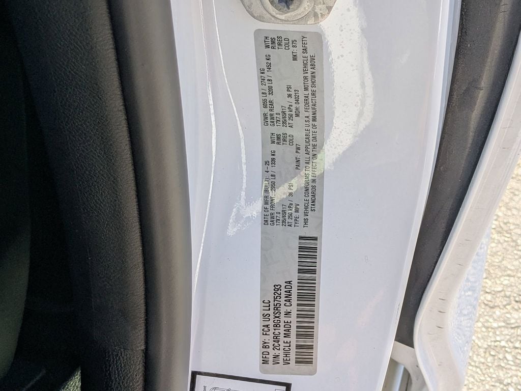 Thumbnail: 2025 Chrysler Pacifica - 30