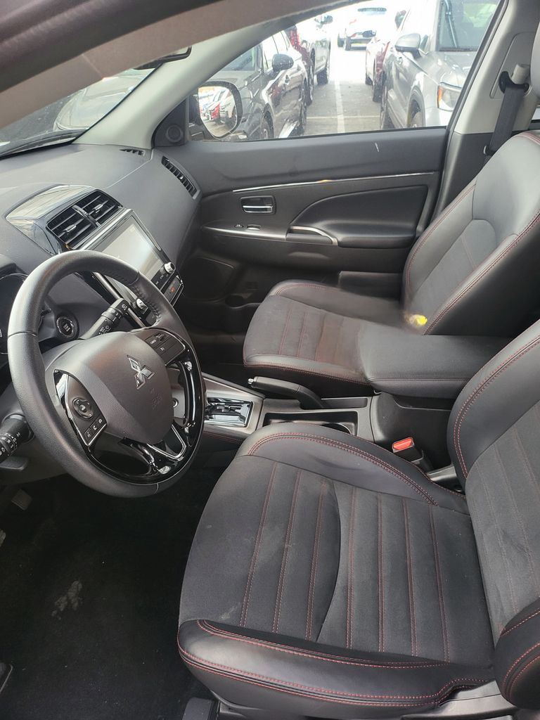 Thumbnail: 2025 Mitsubishi Outlander Sport - 3
