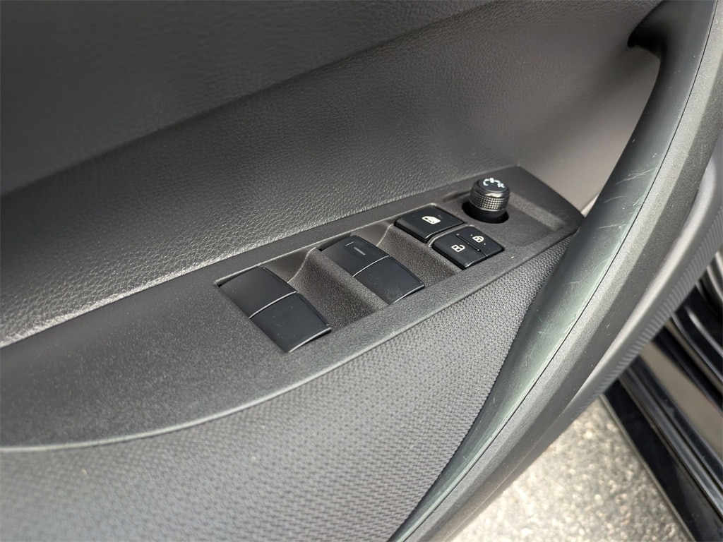 2024 Toyota Corolla LE 24