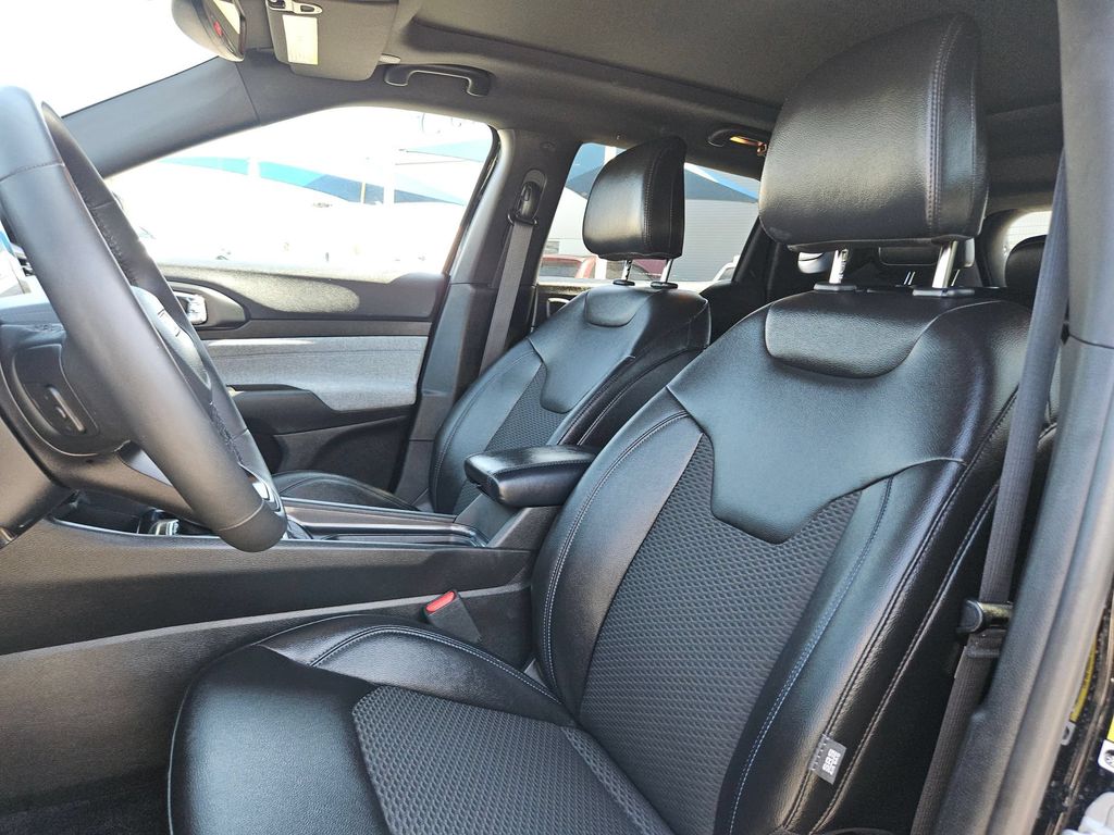 2025 Jeep Compass Latitude - Photo 16
