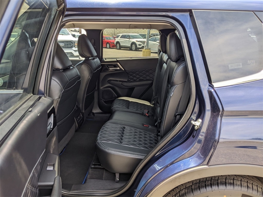 2023 Mitsubishi Outlander SEL 17