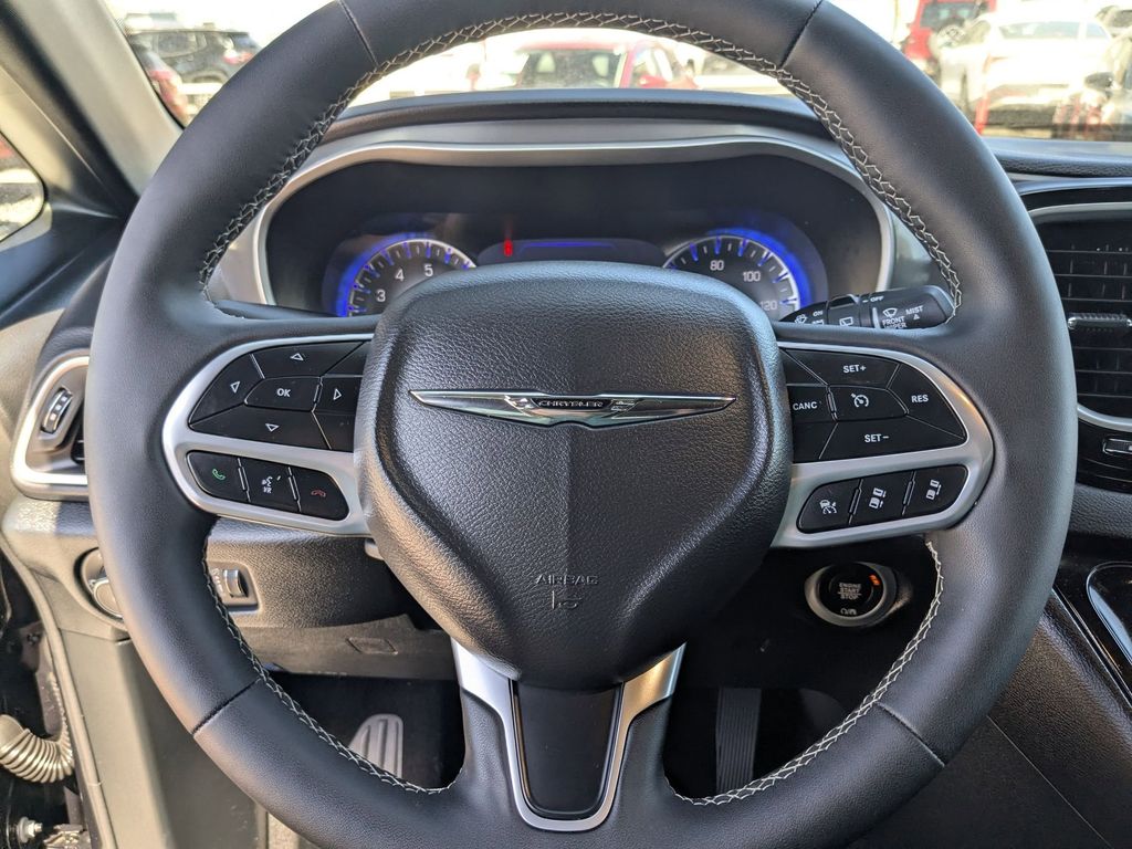 Thumbnail: 2025 Chrysler Pacifica - 17