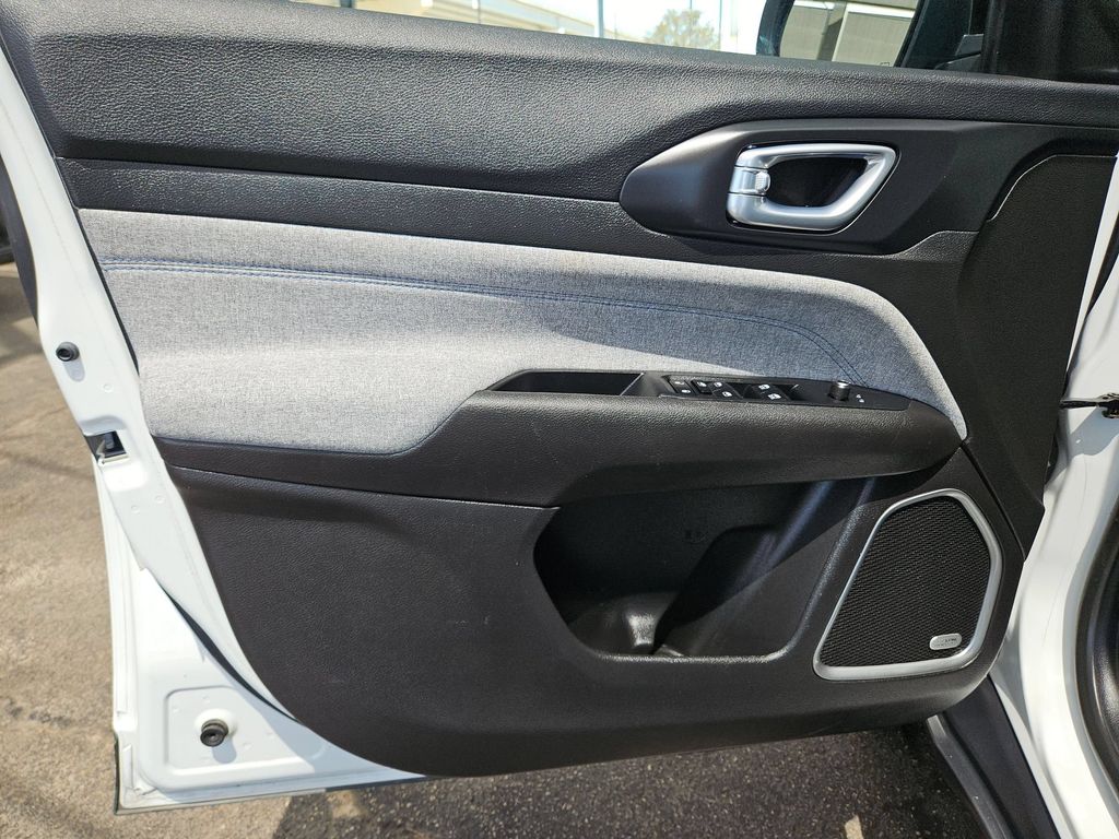 2025 Jeep Compass Latitude - Photo 14
